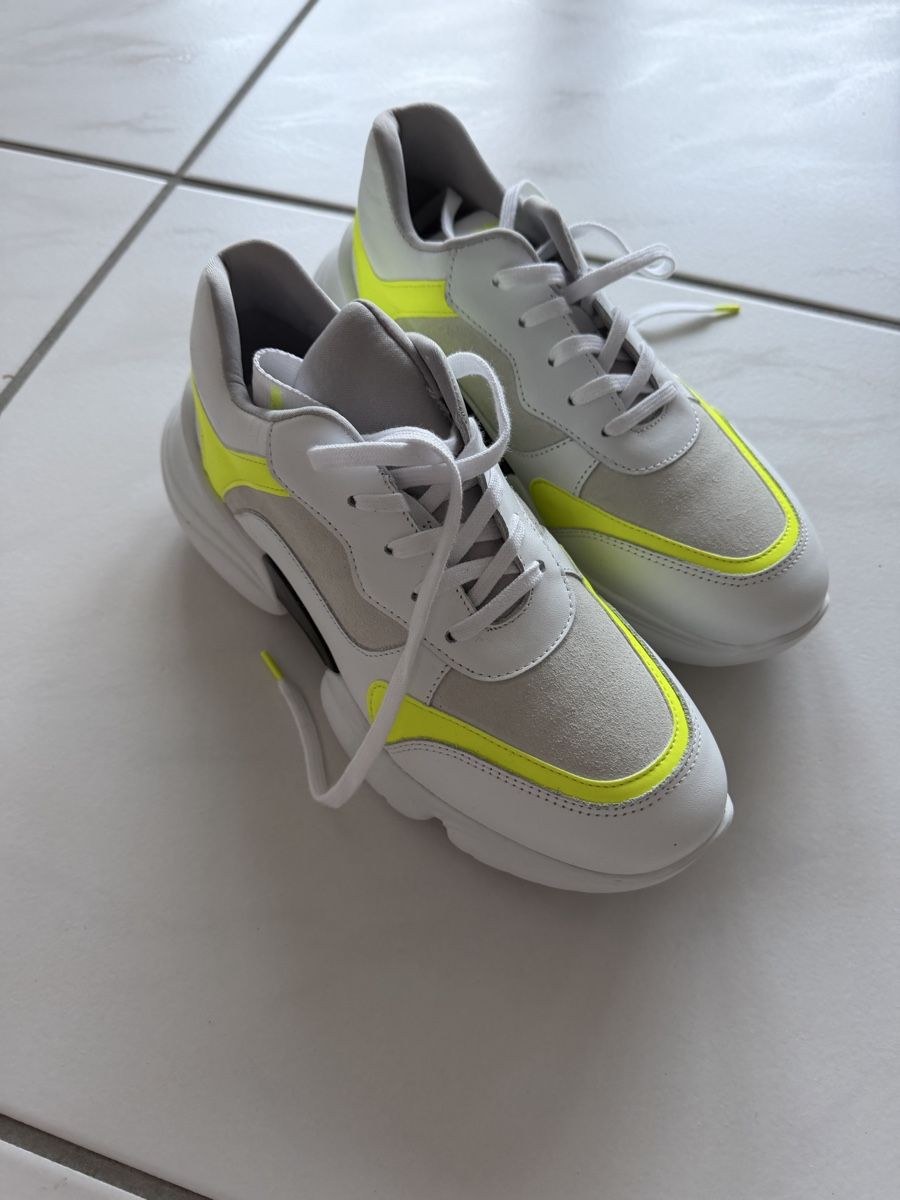 Marc Cain Scarpe da donna: Neue Sneakers von Marc Cain in 38 – Nuovo (secondo la descrizione) da Schindellegi venduto da soleya 2