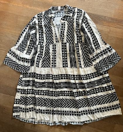 Schönes, leichtes Sommerkleid aus Viskose