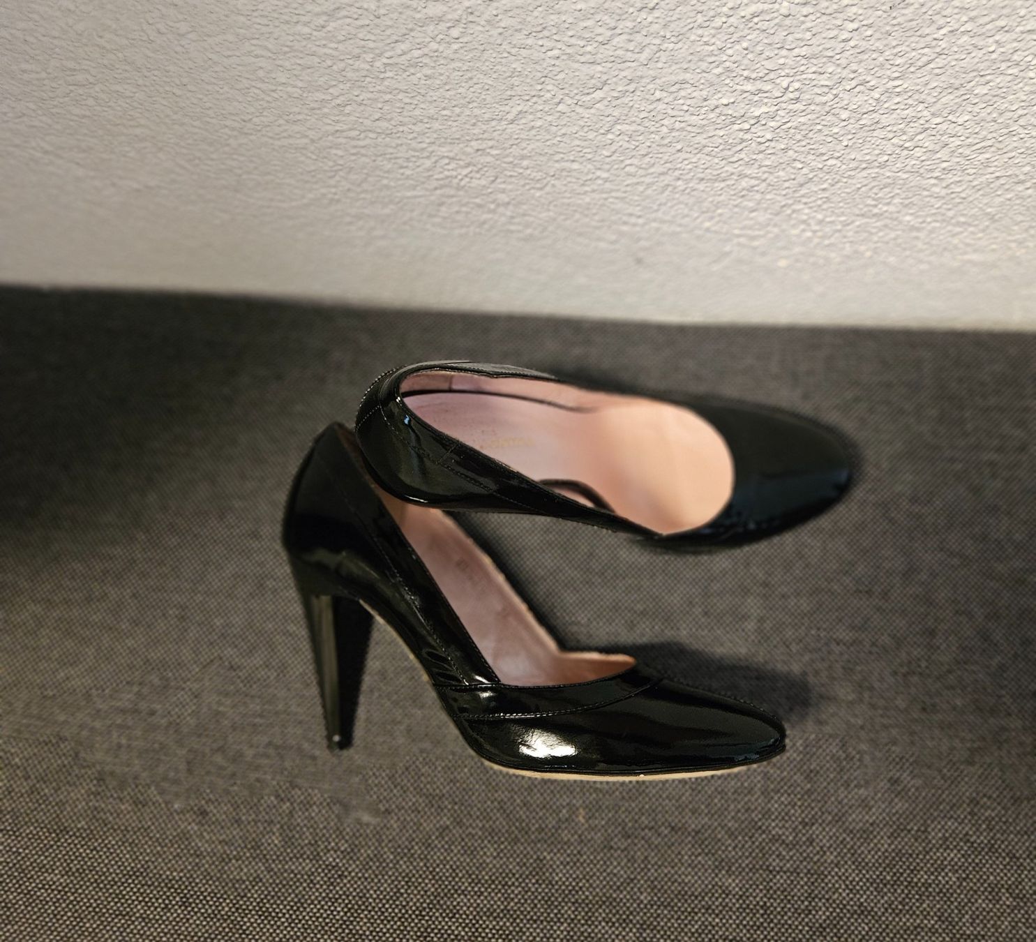 Scarpe da donna: Schwarze Pumps in Grösse 38 – Usato da Romanshorn venduto da be_an_74 3