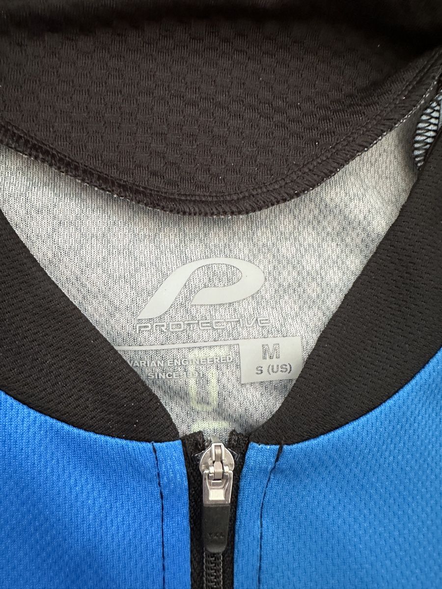 Canottiere & Pantaloni: Protective BikeT-short, bleu, M – Nuovo e nell'imballaggio originale da Neuchatel venduto da feta_ze 3