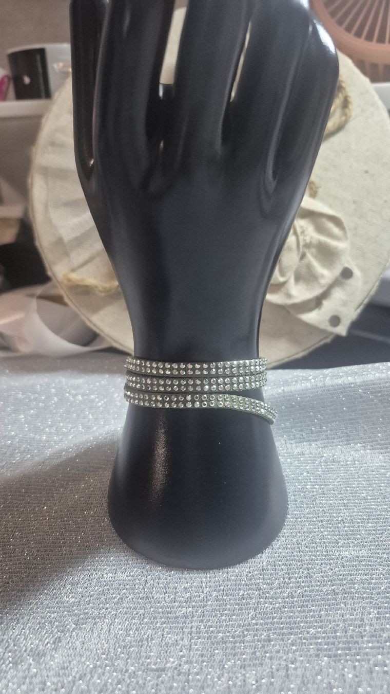 Bracciali & Braccialetti: Bracciale da donna verde con strass  – Usato da Giubiasco venduto da Stefaniav 2