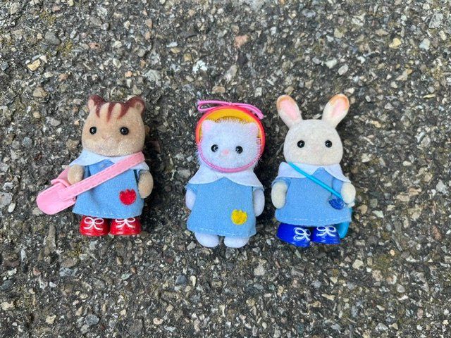 Figurines: Sylvanian Families, Schulkinder – D'occasion à Russikon par Russikon 1
