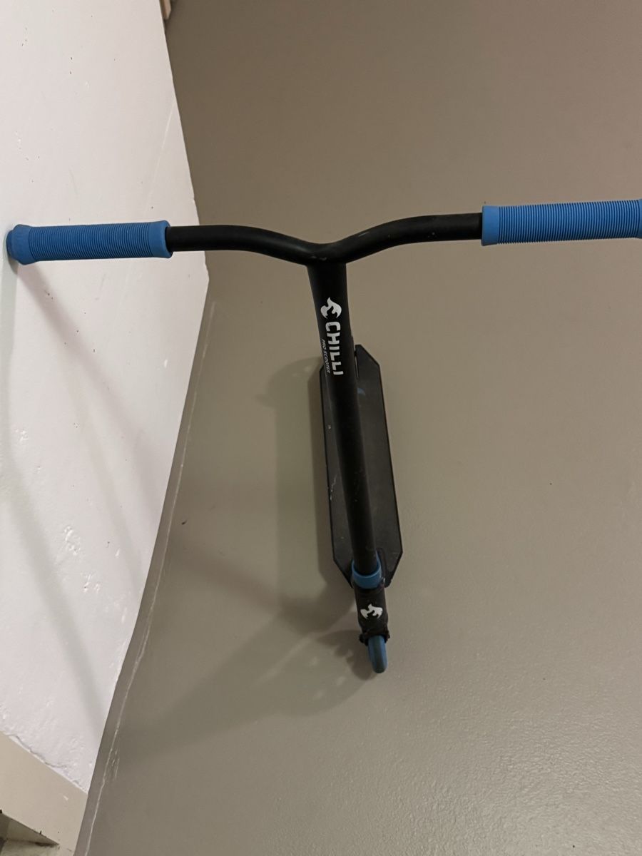 Chilli Kickboard: Chilli Base Scooter blau/schwarz – Usato da Sachseln venduto da Fab_Huw 1