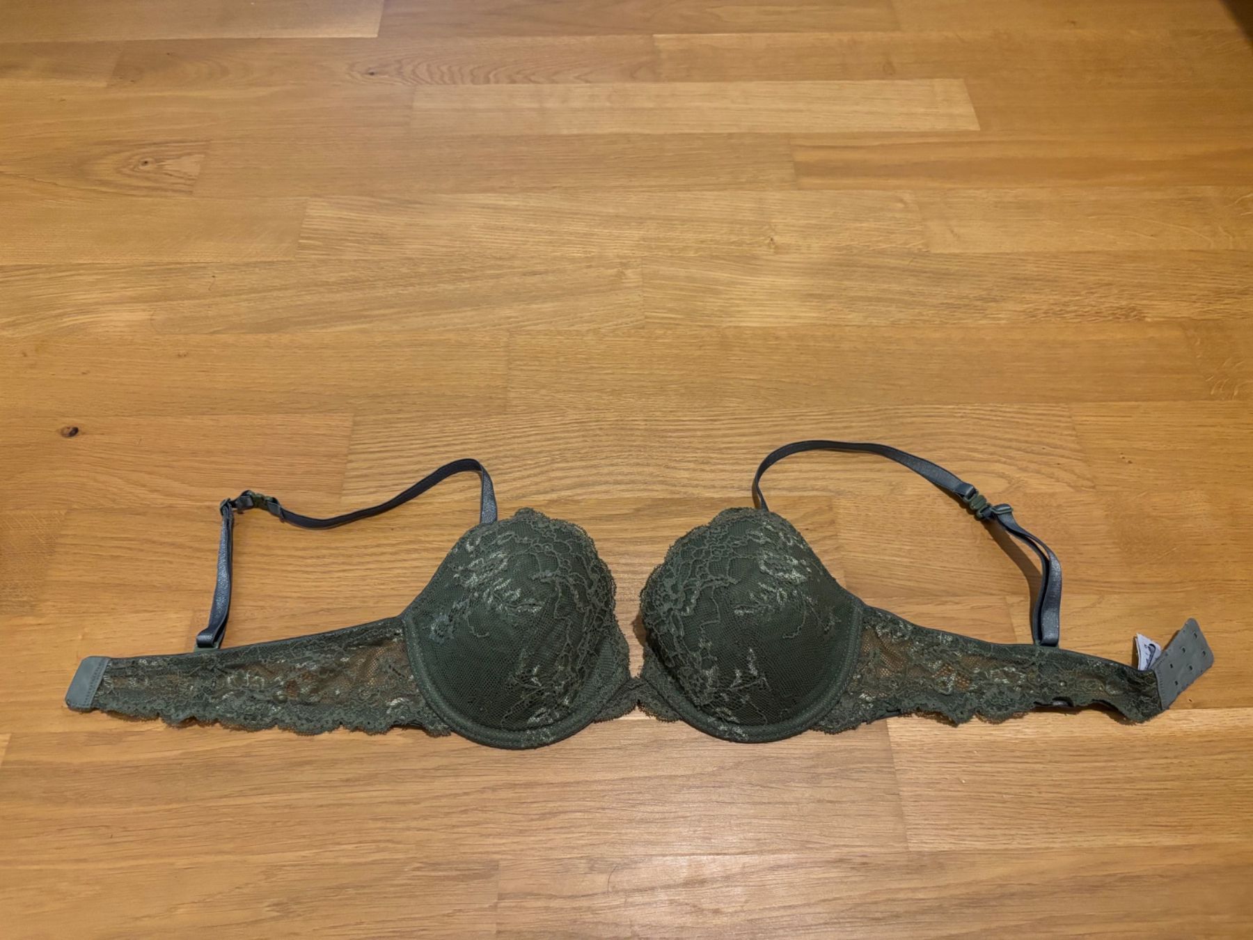 Esprit Altra biancheria intima: BH / Bra - edc by Esprit - Gr. 75A – Usato da Stadel venduto da Chanel_5 2