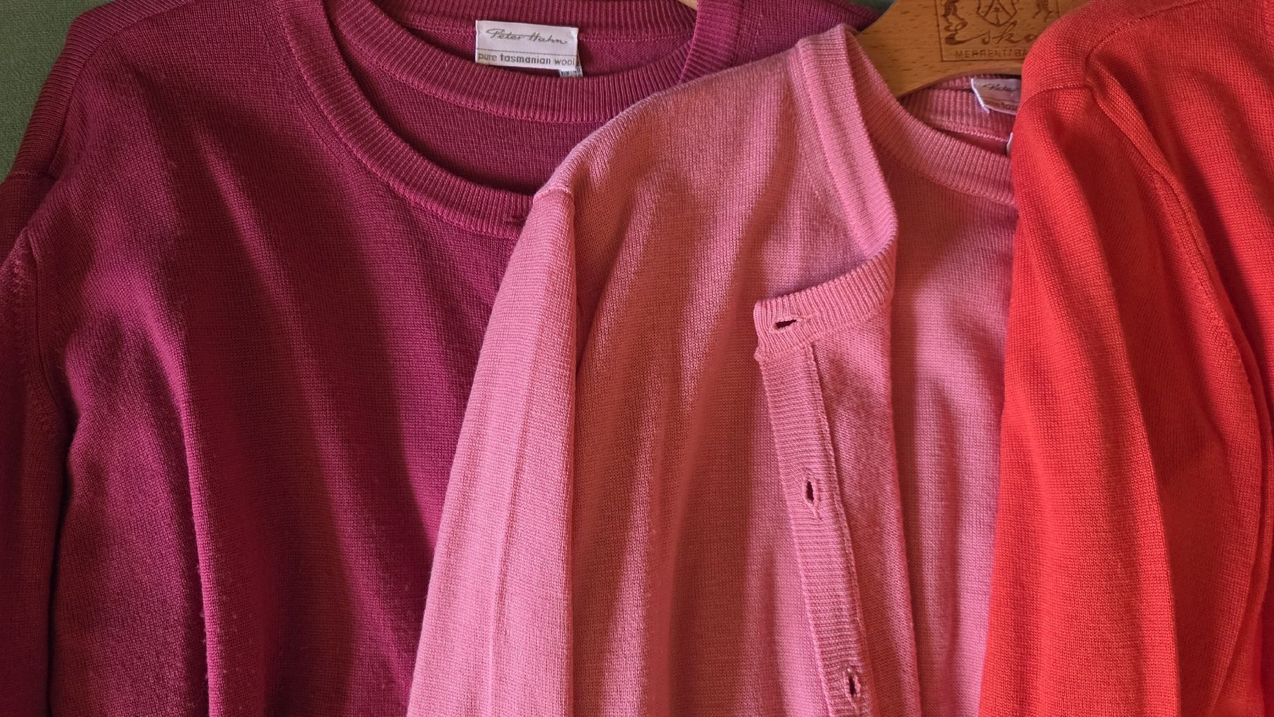 Kleiderpakete: 5 Peter Hahn Damen Strickjacken und Pullover – Gebraucht aus Binningen von Entruempeln 1