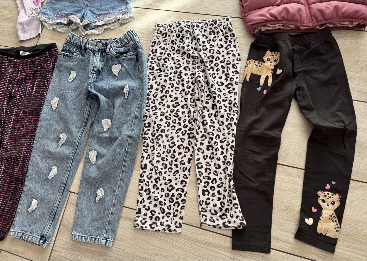 Lotti & Set di vestiti: Kleidungspaket Mädchen, Grösse 122 – Usato da Gelterkinden venduto da Familienferien 2