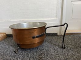 Kupfertopf  mit Griff und Stossfuss Zustand gebraucht