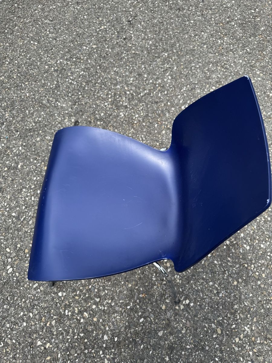 Chaises: Kartell Stuhl ab 1.-  – D'occasion à Grenchen par Design-Outlet 4