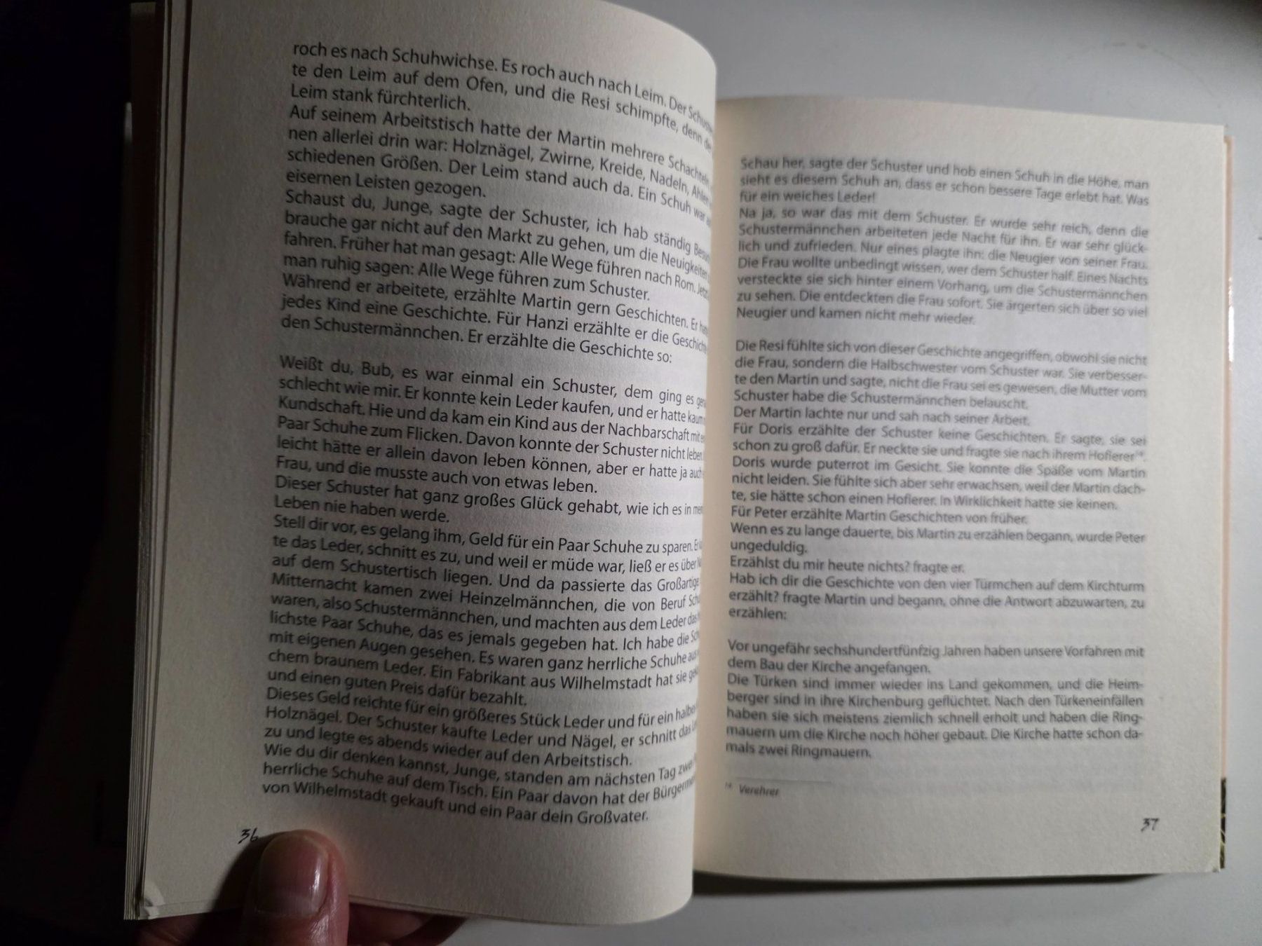 Bücher: Weit, Hinter den Wäldern - Karin Gündisch - 2010 – Gebraucht aus Walterswil BE von Lonitti 1