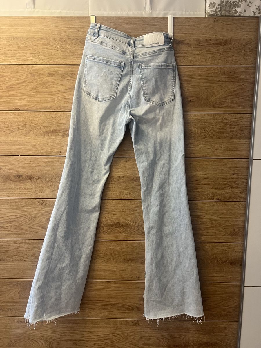Stradivarius Jeans: Stradivarius Jeans Schlaghose Gr. 38 Hellblau – Usato da Zürich venduto da gabrielabaz 4