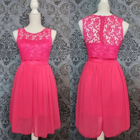 Kleid mit Spitze Gr. S (VERSAND möglich)