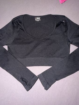 Sportliches Langarmshirt, Daumenlöcher, Schwarz, Gr. S