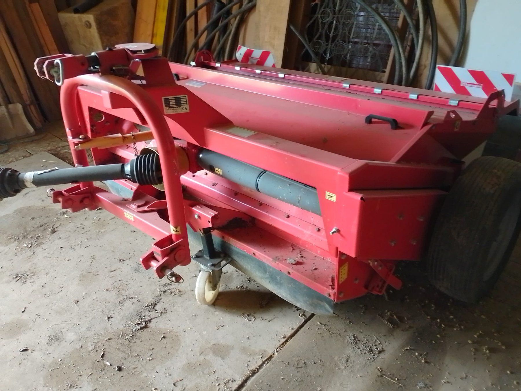 Tutte le macchine: Éclateur Kurmann K818X – Usato da Le Crêt-près-Semsales venduto da himbo1