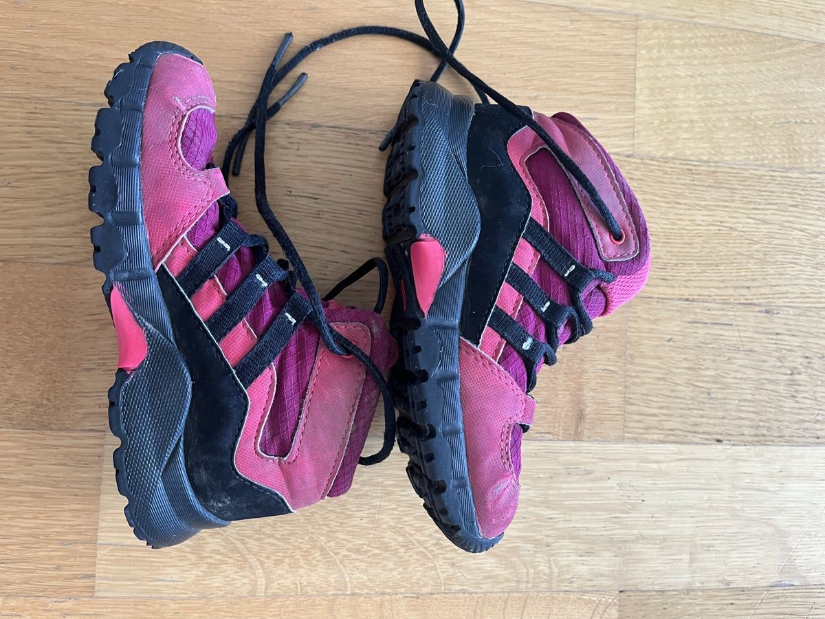 Adidas Scarpe per ragazzi: Kinder Wanderschuhe Adidas Terrex pink Grösse 26 gebraucht – Usato da Zürich venduto da Rusdi 2