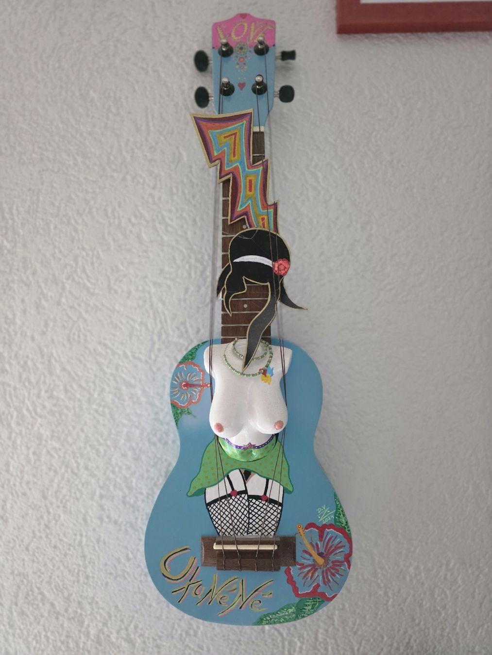 Tutte le decorazioni: Œuvre d art Yukulele "YukuNeNe"  UNIQUE – Nuovo (secondo la descrizione) da Lavigny venduto da dyerly78
