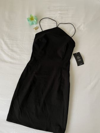 NA-KD Robe noire élégante dos nu