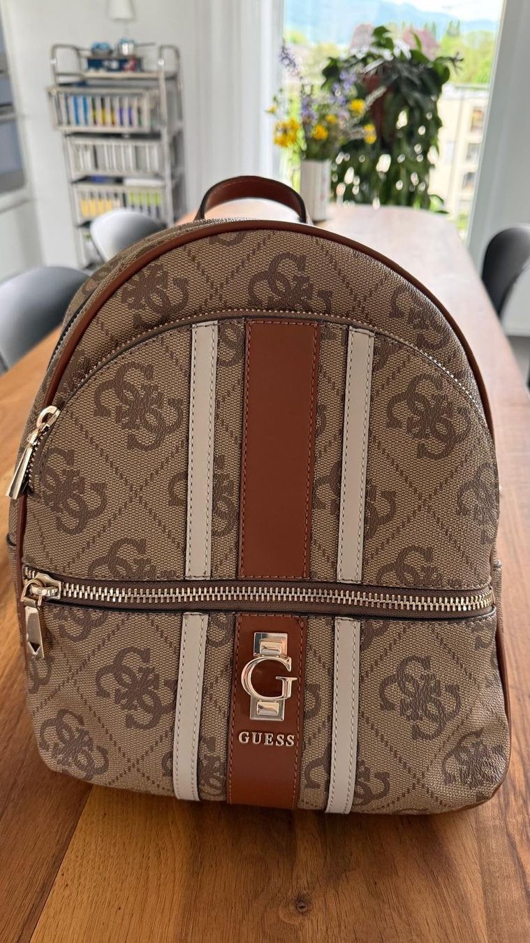Guess Zaini: Damenrucksack GUESS NEU – Nuovo (secondo la descrizione) da Biel/Bienne venduto da Meshe12