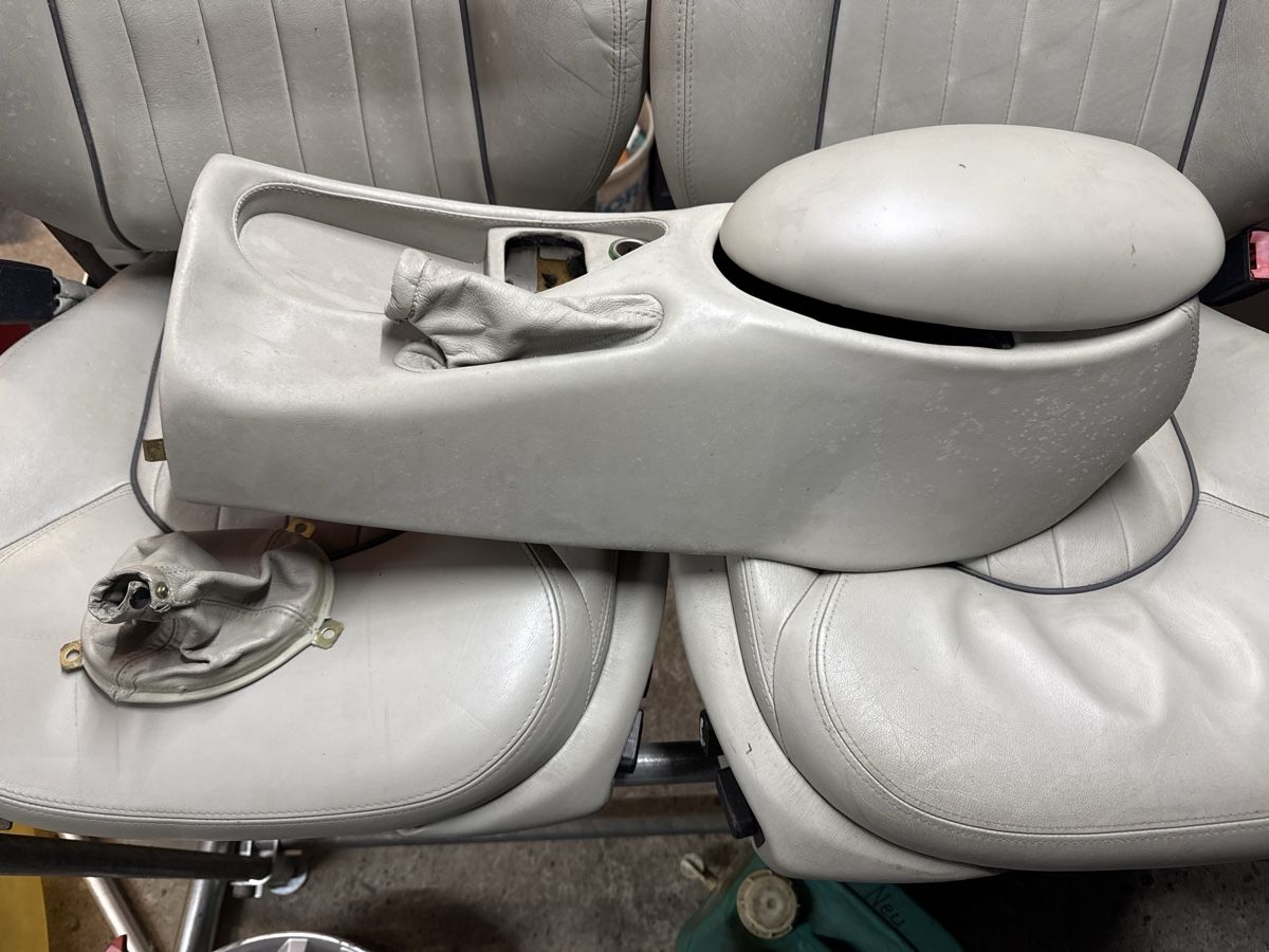 Maserati Tutti pezzi di ricambio auto: Maserati 3200 GT Interieur – Usato da Münsingen venduto da FerrariF355 1