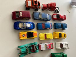 Spielzeugautos-Sortiment bespielt