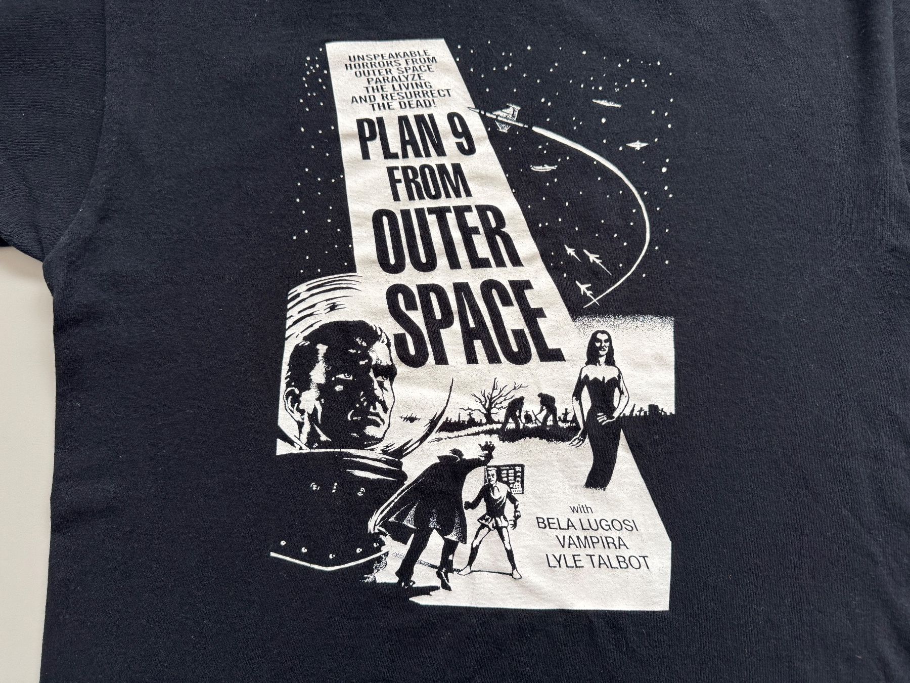 T-shirt: Plan 9 from outer space Vampira T-shirt MEN Sz M – Usato da Neuchâtel venduto da _Easy_to_Find_ 1