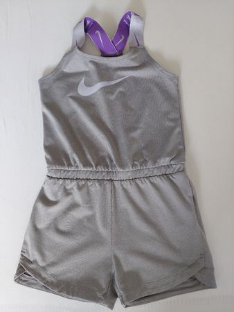 Mädchen Nike Sport Overall Gr. 104 / 110