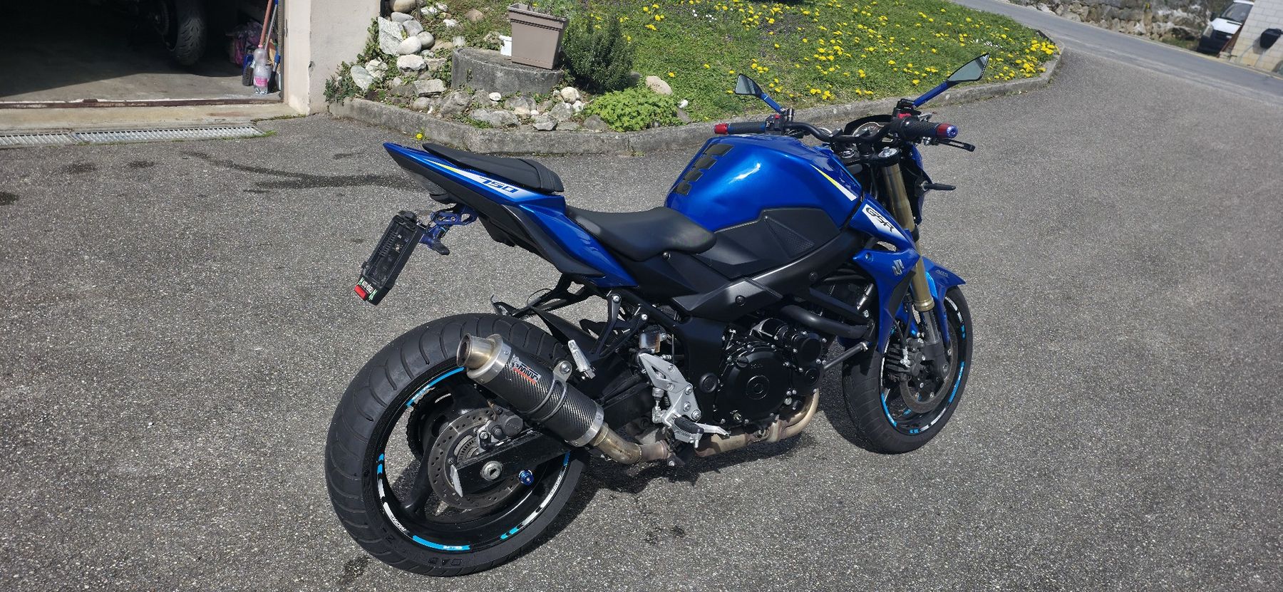 Suzuki Strasse: Suzuki GSR750 – Gebraucht aus Grenchen von Gregor.49 2