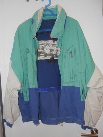 Neuw. Sommerjacke mit Kapuze - teilweise gefüttert - beige