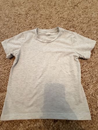 Kinder T-Shirt grau meliert, Grösse 120 (ca. 5-6 Jahre)