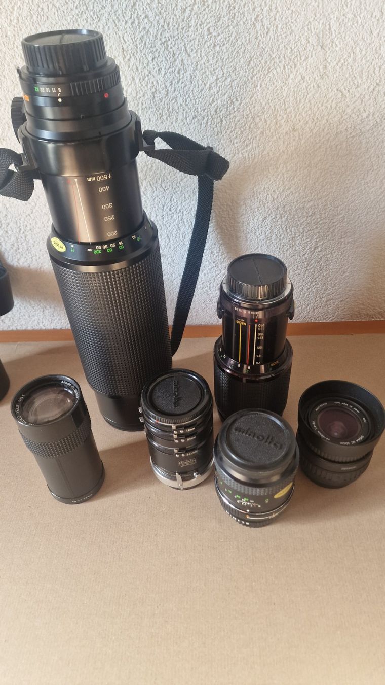 Minolta Fotocamera: Diverse Minolta Kamera Set mit Objektiven gebraucht – Usato da Sirnach venduto da Giordi1