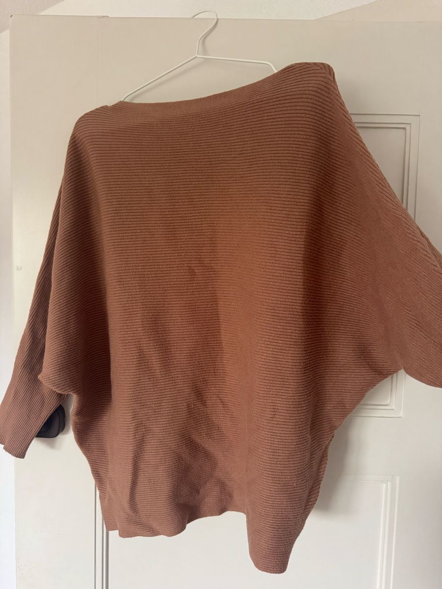 Pulls & Sweat-shirts: Ribbed batwing elegant sweater – Neuf (Voir description) à Otelfingen par mar_sy7r