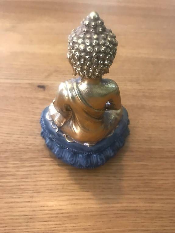 Statuette: Buddha Aus Kunstoff – Usato da möhlin venduto da Caja1 1