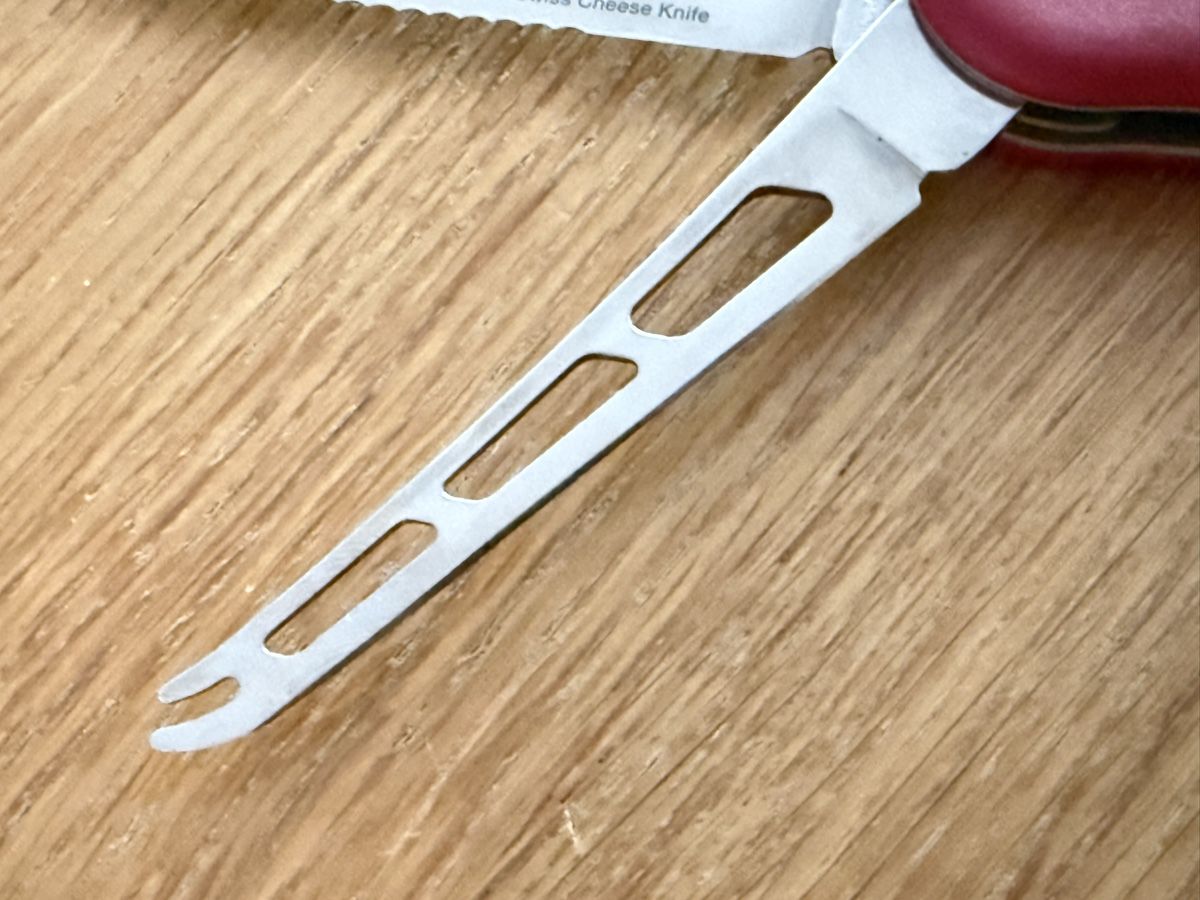 Victorinox Couteaux de poche: Victorinox Kässemesser mit Wellenschliff – D'occasion à Goldach par Donpancho 2