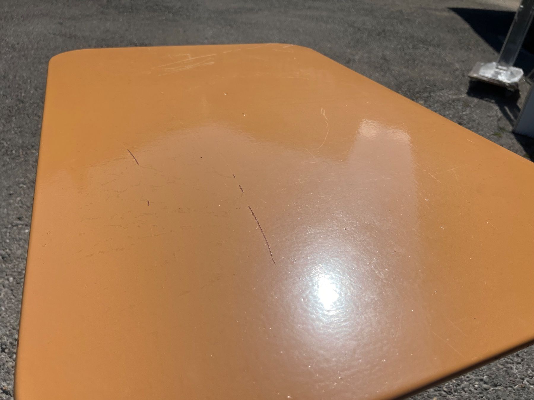 Tables: Gartentisch / Blechtisch in Orange – D'occasion à Otelfingen par Yossi-68 8