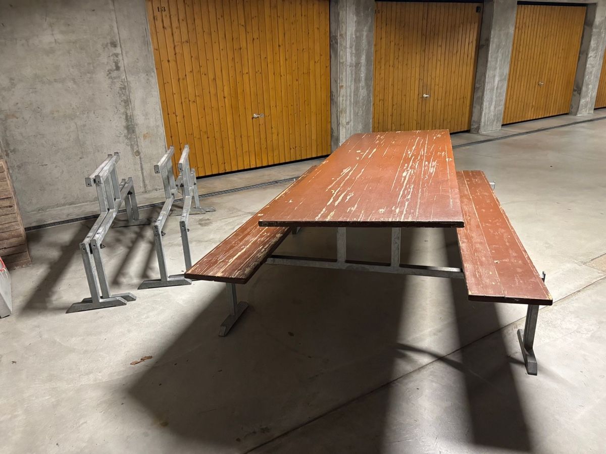 Set di tavolo e panche: Sitzbankgarnitur 3 Stück – Usato da Kölliken venduto da Wallenmatt