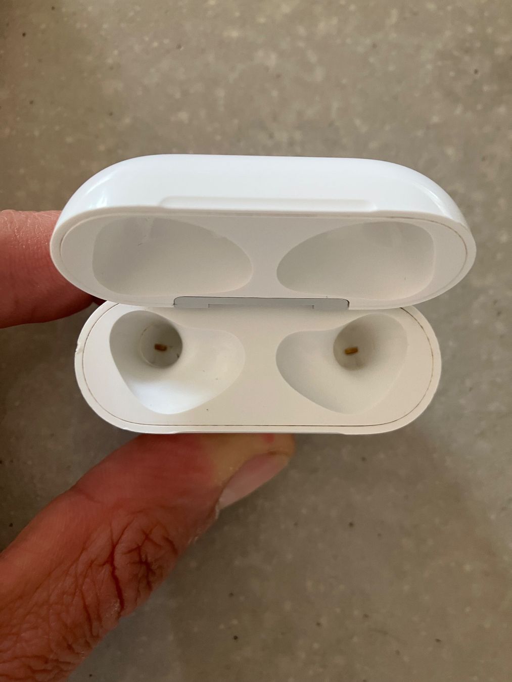 Apple Cuffie: Apple AirPods 3 Case – Usato da Lausanne venduto da mr.v 3