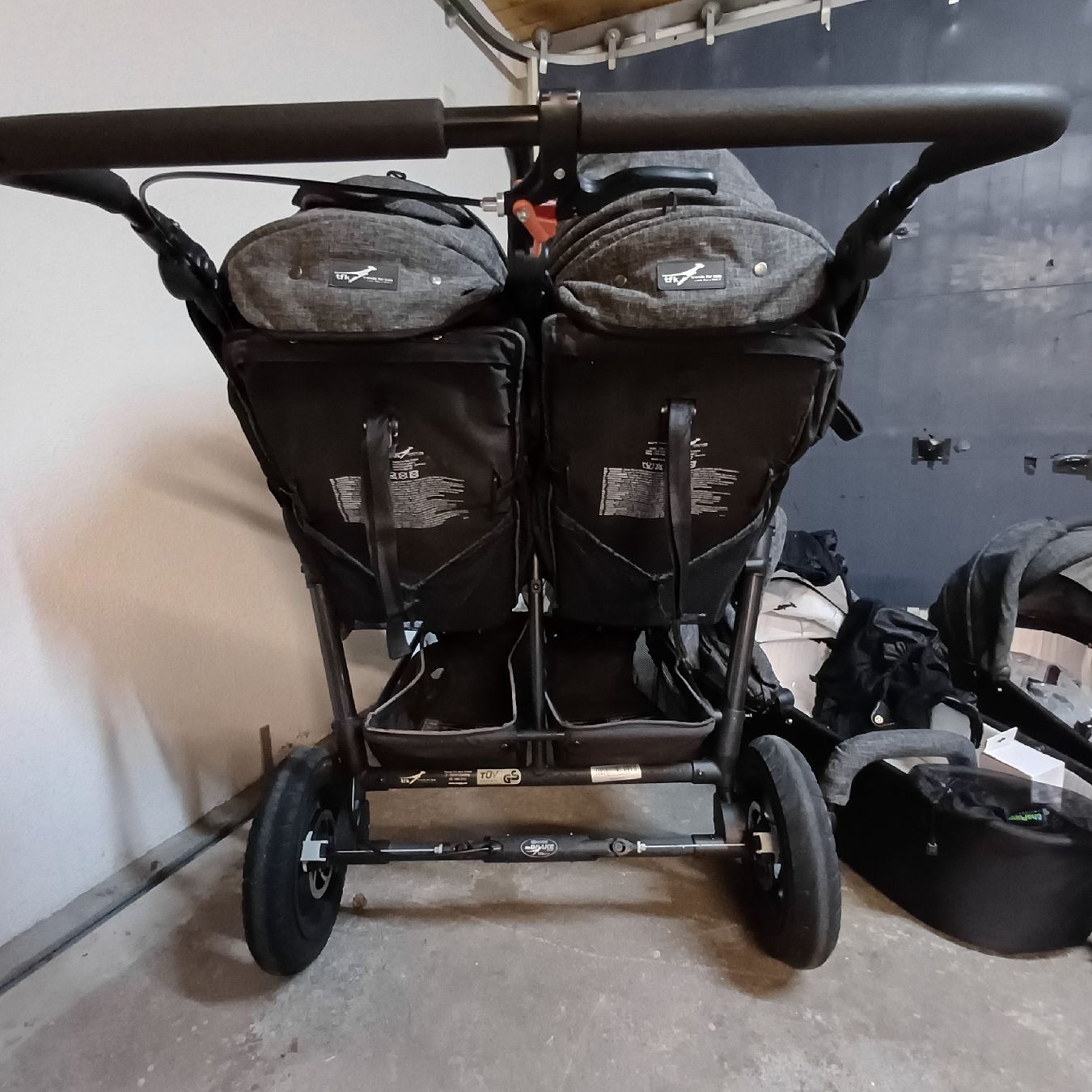 TFK Carrozzine: Kinderwagen Zwillingswagen – Usato da flums venduto da chaeffi 2