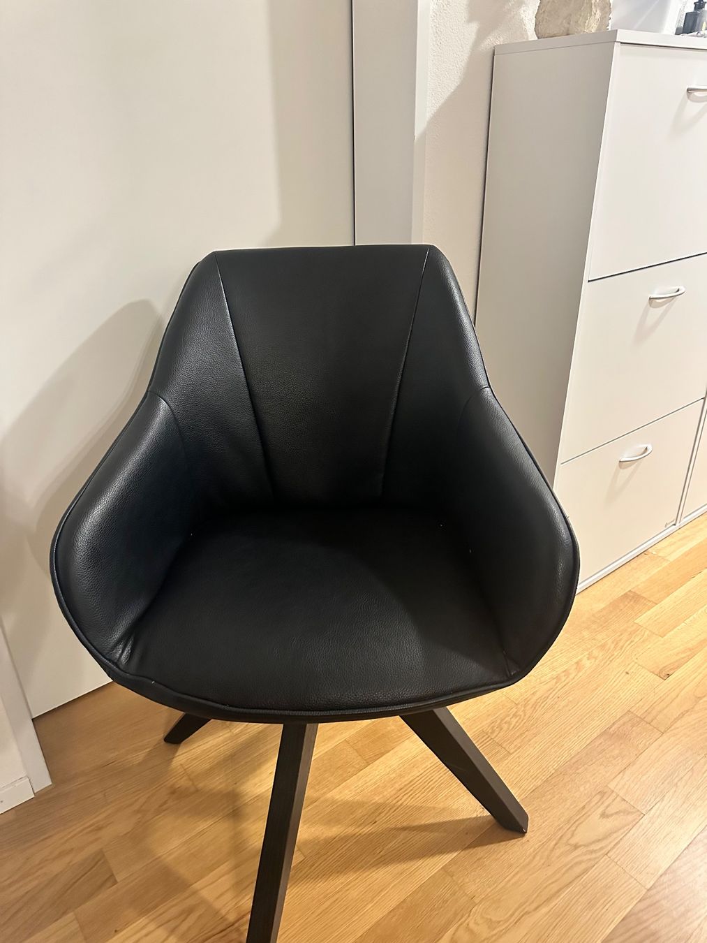 Stühle: 4x Wohnzimmer Stühle 360 Grad – Gebraucht aus Glattbrugg von mas_9cmv 2