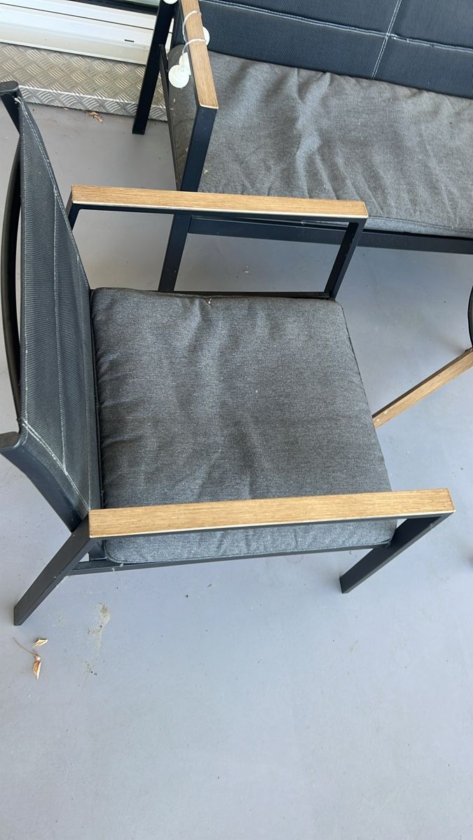 Set de table et chaises: Gartenmöbel – D'occasion à Zuckenriet par Chiaretta1879 3