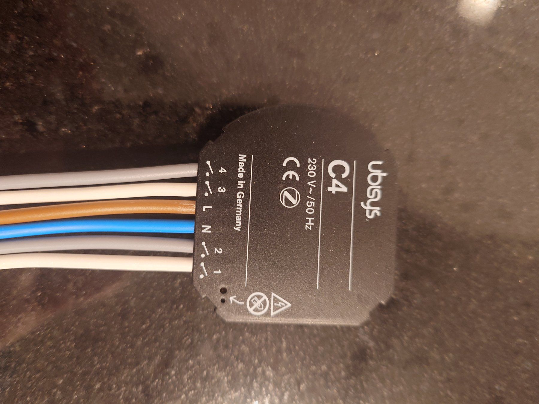 Composants électroniques: Ubisys Zigbee R0 Router und C4 Taster-Eingänge – D'occasion à Hochdorf par 8-40123- 1