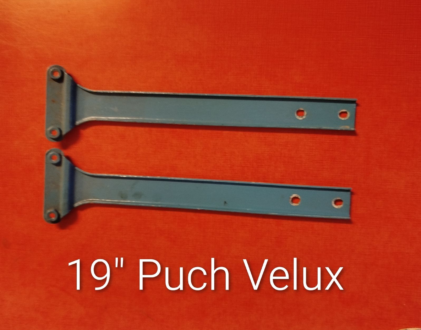 Velux Parti ricambio per ciclomotori: Puch Velux - Schutzblechhalterung – Usato da Schaffhausen venduto da Viertelvorvieri