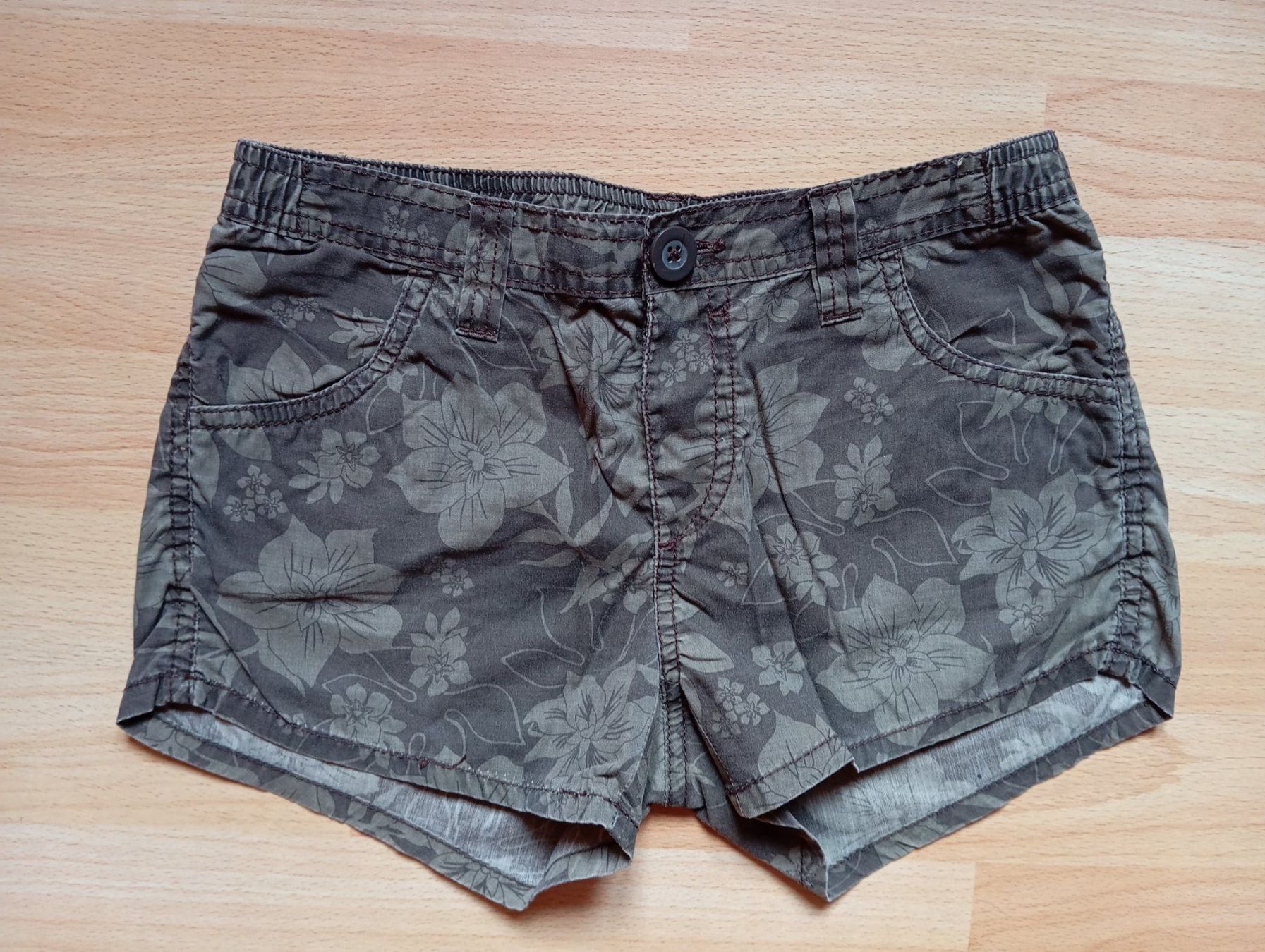 Pantaloni: Shorts "Blumen" Gr. 146 – Nuovo (secondo la descrizione) da Zeneggen venduto da shemesh_