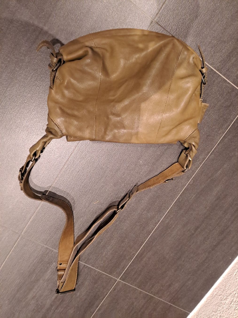 Aunts & Uncles Borse: Aunts & Uncles Ledertasche,  khaki-oliv, – Usato da Niederbipp venduto da Brocki-Bude4704 1