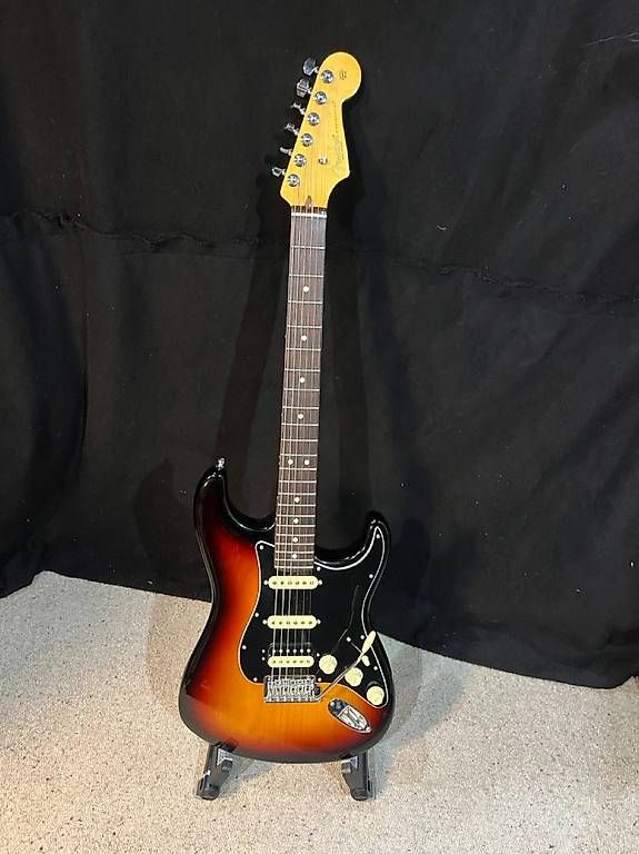 Strumenti musicali: Fender American Professional II Stratocaster Sunburst – Usato da Vullierens venduto da dro_bs22
