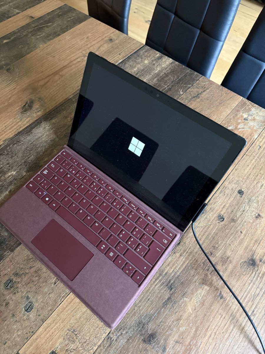 Microsoft Notebook: Microsoft Surface Pro 6 – Usato da Disentis/Mustér venduto da yvnghoudini 2