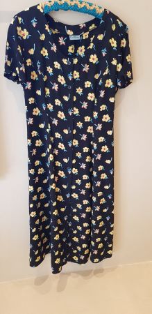 Sommerkleid schwarz mit Blumen, Gr. 40 DeVille
