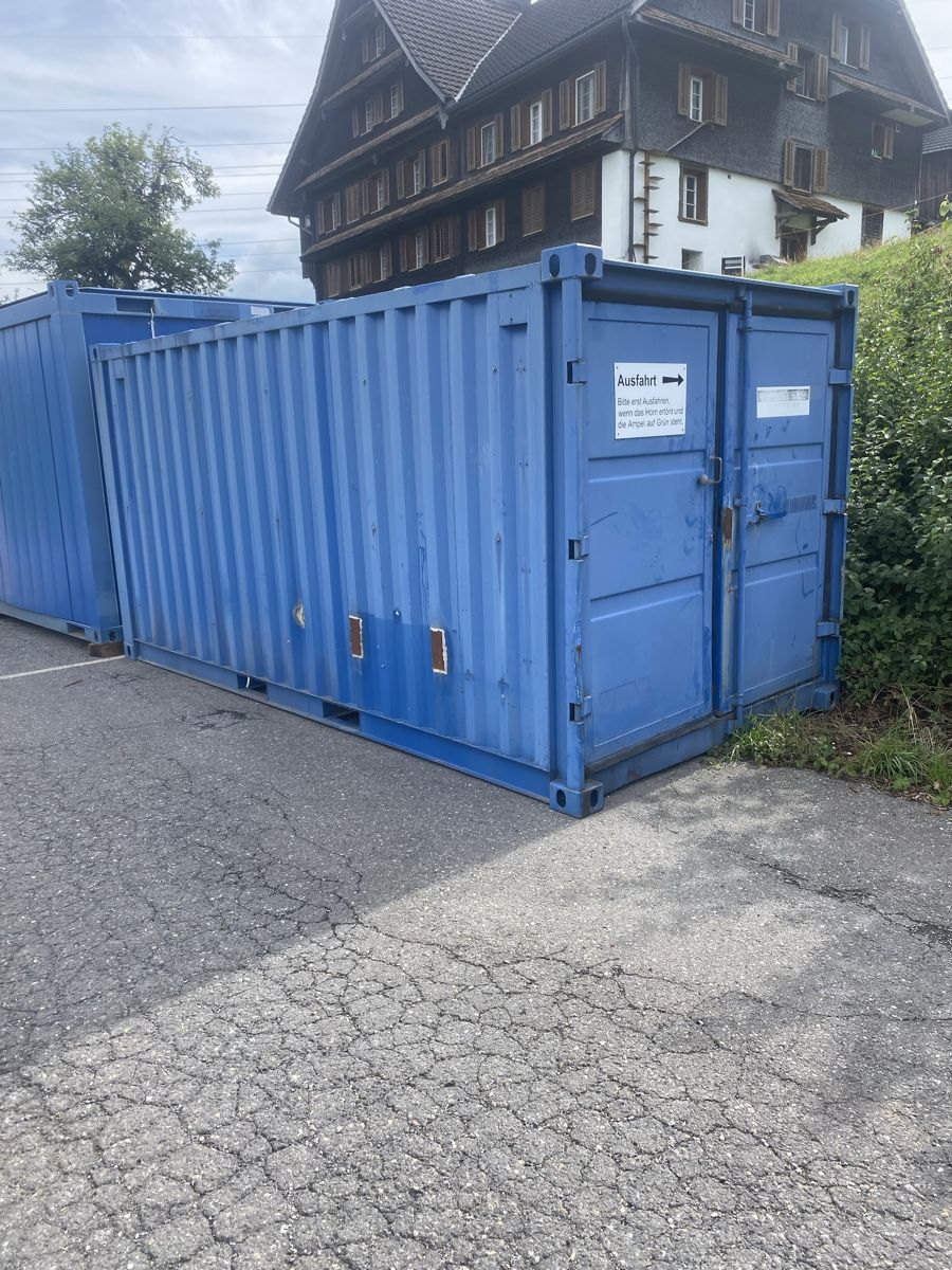 Conteneurs de construction: Blechcontainer  – D'occasion à Menzingen par Edelmuni7 2