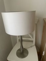 Schicke Lampe, gebraucht mit weissem Lampenschirm, Top! (59