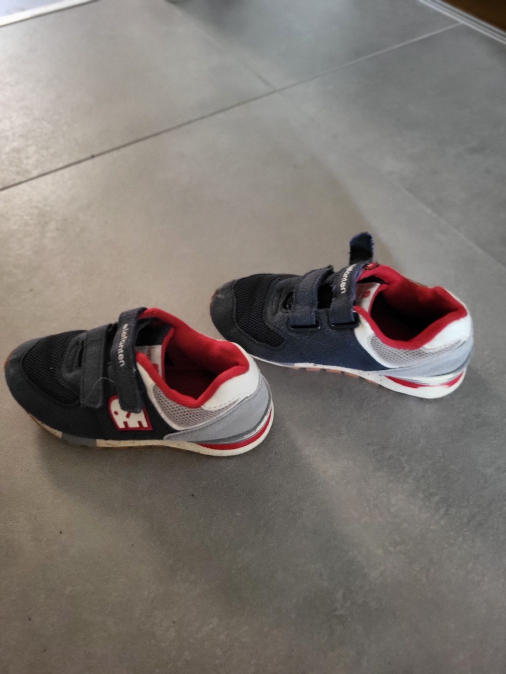 Elefanten Scarpe per ragazzi: Elefanten Turnschuhe Gr. 28 – Usato da Biel/Bienne venduto da Aare5 1