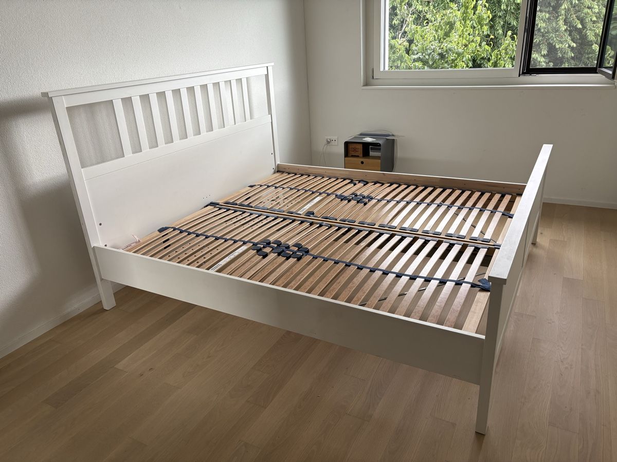 Ikea Lits: Hemnes Ikea Bett 180x200cm weiss – D'occasion à Solothurn par Lycosidae
