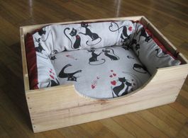 Katzenbett aus Weinkiste, mit Wendekissen, Unikat